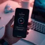 update-uri Android sau iOS